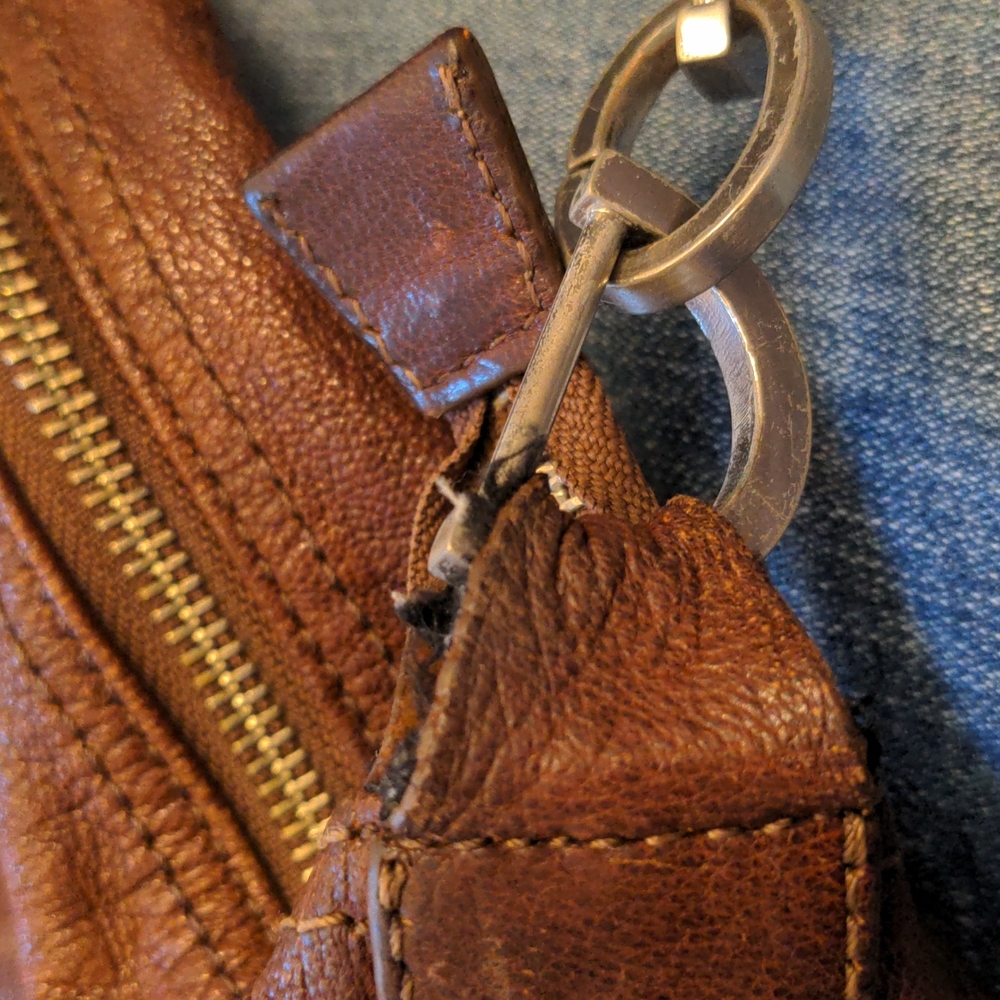 Gorgeous Slouchy Chocolate Leather Kenneth Cole Shoulder Bag - Picture 9 of 10